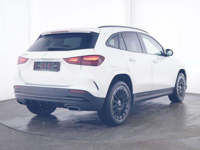 Mercedes-Benz GLA-KLASSE 250 e AMG Nightpakket Face Lift Plug-In Hybride | Panoramadak | Burmester Audio | Rijassistentie Pack | Memory | Stuur- en Stoelverwarming | Inclusief 24 maanden Mercedes-Benz Certified garantie voor Europa.