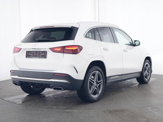 Mercedes-Benz GLA-KLASSE 250 e AMG Face Lift Plug-In Hybride AMG Line Advanced Plus | Panorama Schuif-Kanteldak | Dodehoek Assist | Stuur en Stoelverwarming. Inclusief 24 maanden MB Certified garantie voor Europa.