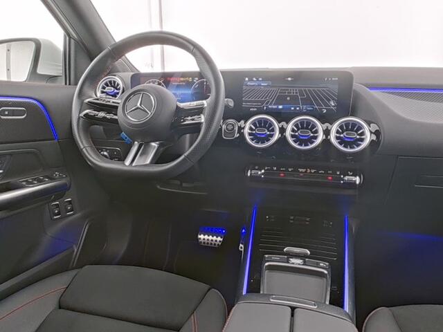 Mercedes-Benz GLA-KLASSE 250 e AMG Face Lift Plug-In Hybride AMG Line Advanced Plus | Panorama Schuif-Kanteldak | Dodehoek Assist | Stuur en Stoelverwarming. Inclusief 24 maanden MB Certified garantie voor Europa.