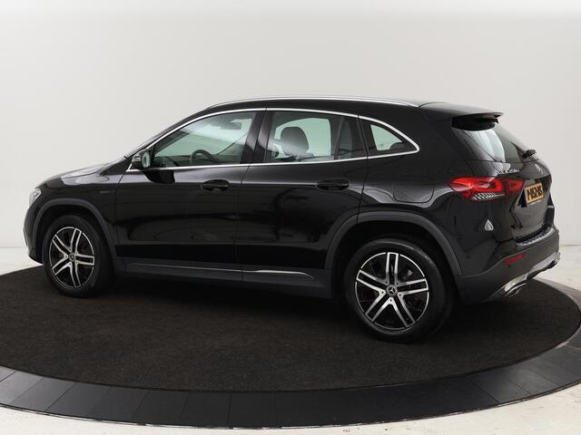 Mercedes-Benz GLA-KLASSE 250e Style | Stoelverwarming | Camera | Cruise control | Carplay | Widescreen | LMV 18 inch | Half leder | DAB+