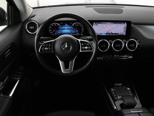 Mercedes-Benz GLA-KLASSE 250e Style | Stoelverwarming | Camera | Cruise control | Carplay | Widescreen | LMV 18 inch | Half leder | DAB+