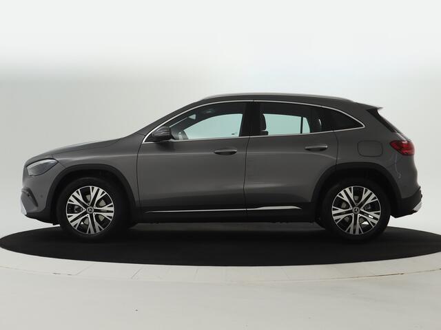 Mercedes-Benz GLA-KLASSE 180 Business Solution Luxury | Trekhaak | Parkeerpakket met achteruitrijcamera | Keyless-Go comfortpakket | EASY PACK achterklep | GUARD 360 ° Vehicle protection Plus | USB-pakket plus | Stoelverwarming voor |