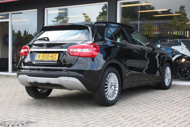 Mercedes-Benz GLA-KLASSE 180 | Navigatie | Stoelverwarming | Parkeersensoren |