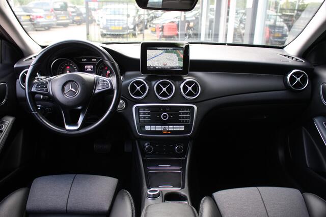 Mercedes-Benz GLA-KLASSE 180 | Navigatie | Stoelverwarming | Parkeersensoren |