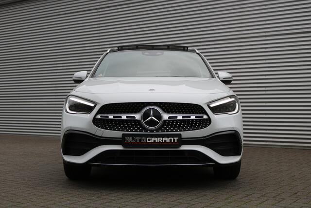 Mercedes-Benz GLA-KLASSE 200 AMG Pakket (Panoramadak Sportleder/Memory Widescreen M-Bux Multibeam PrivacyGlass 19InchAMG)
