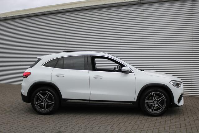 Mercedes-Benz GLA-KLASSE 200 AMG Pakket (Panoramadak Sportleder/Memory Widescreen M-Bux Multibeam PrivacyGlass 19InchAMG)
