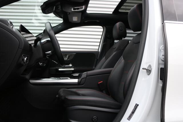 Mercedes-Benz GLA-KLASSE 200 AMG Pakket (Panoramadak Sportleder/Memory Widescreen M-Bux Multibeam PrivacyGlass 19InchAMG)