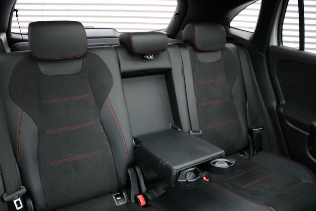 Mercedes-Benz GLA-KLASSE 200 AMG Pakket (Panoramadak Sportleder/Memory Widescreen M-Bux Multibeam PrivacyGlass 19InchAMG)