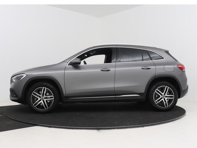 Mercedes-Benz GLA-KLASSE 250 4MATIC Progressive | Panoramadak | Head-up Display | Widescreen | Multibeam LED | 360 graden camera | Ambient Light |