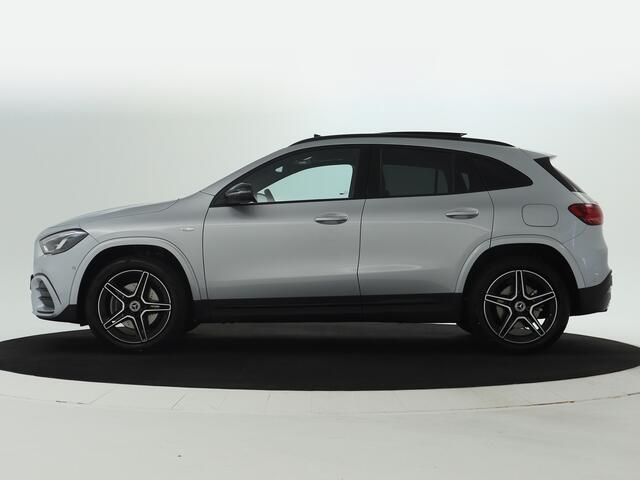 Mercedes-Benz GLA-KLASSE 250 e Business Solution AMG | Trekhaak | Nightpakket | Parkeerpakket met achteruitrijcamera | Keyless-Go comfortpakket | GUARD 360 ° Vehicle protection Plus | EASY PACK achterklep | Dodehoekassistent |