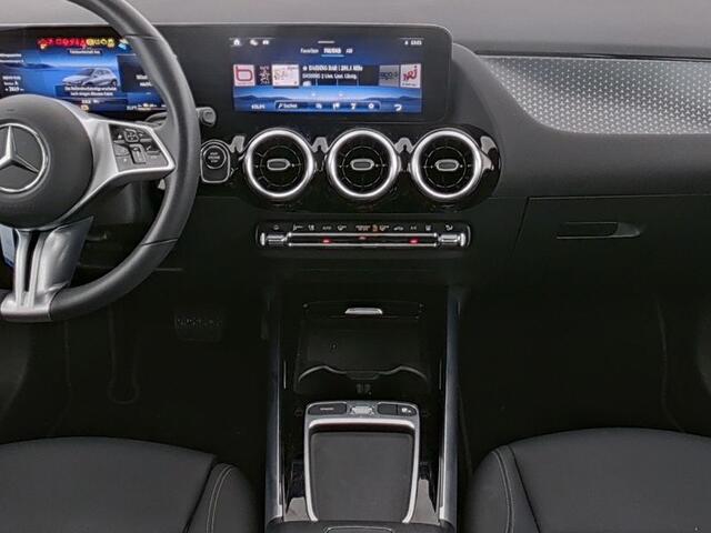 Mercedes-Benz GLA-KLASSE 250 e Face Lift Plug-In Hybride Trekhaak | Progressive Line | 11kW Laden | Stuur en Stoelverwarming | Ledkoplampen. Inclusief 24 maanden MB Certified garantie voor Europa.