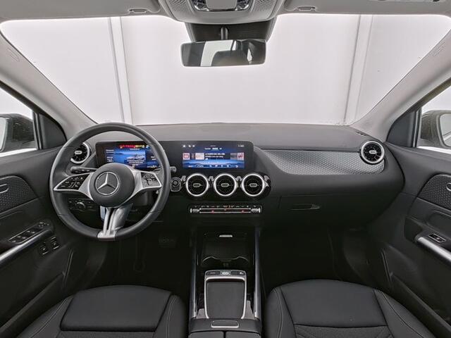 Mercedes-Benz GLA-KLASSE 250 e Face Lift Plug-In Hybride Trekhaak | Progressive Line | 11kW Laden | Stuur en Stoelverwarming | Ledkoplampen. Inclusief 24 maanden MB Certified garantie voor Europa.