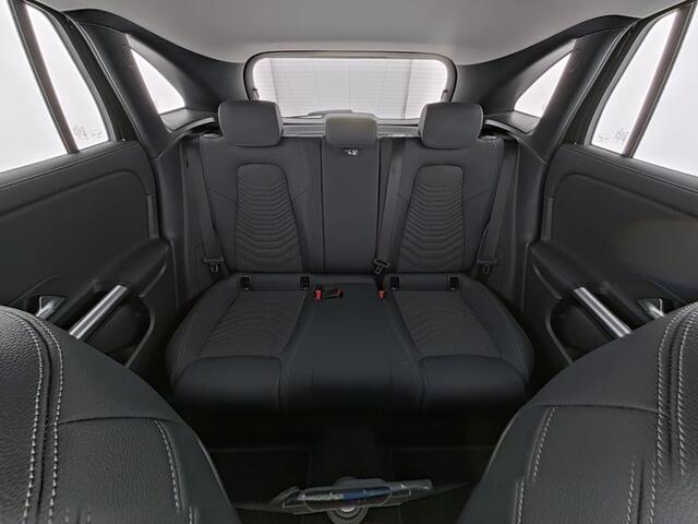 Mercedes-Benz GLA-KLASSE 250 e Face Lift Plug-In Hybride Trekhaak | Progressive Line | 11kW Laden | Stuur en Stoelverwarming | Ledkoplampen. Inclusief 24 maanden MB Certified garantie voor Europa.