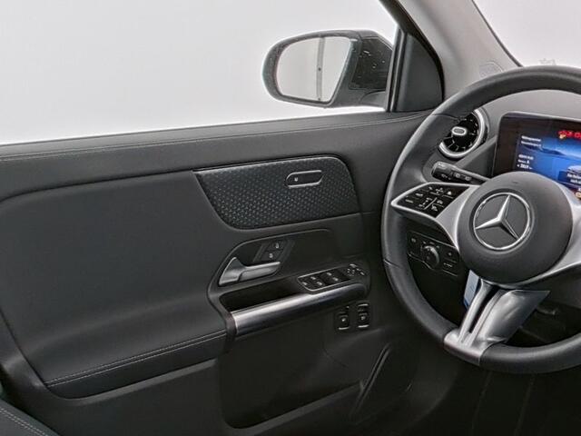 Mercedes-Benz GLA-KLASSE 250 e Face Lift Plug-In Hybride Trekhaak | Progressive Line | 11kW Laden | Stuur en Stoelverwarming | Ledkoplampen. Inclusief 24 maanden MB Certified garantie voor Europa.