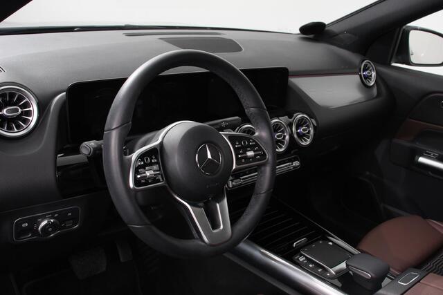 Mercedes-Benz GLA-KLASSE 200 163pk Automaat Progressive Premium | DEMO ! | Panorama dak Half lederen bekleding Navigatie Camera Stoelverwarming Electrisch bedienbare achterklep Led