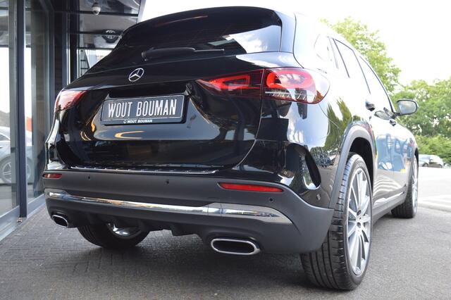 Mercedes-Benz GLA-KLASSE 200 AMG Led Panorama Leder Burmester Distronic Camera 360 Augmented Pdc