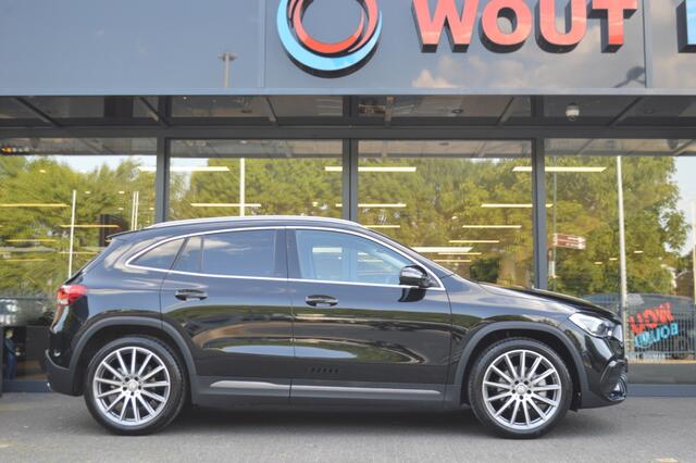 Mercedes-Benz GLA-KLASSE 200 AMG Led Panorama Leder Burmester Distronic Camera 360 Augmented Pdc