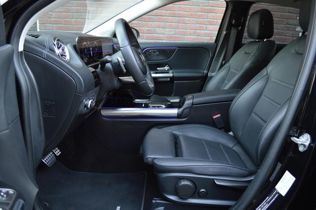 Mercedes-Benz GLA-KLASSE 200 AMG Led Panorama Leder Burmester Distronic Camera 360 Augmented Pdc