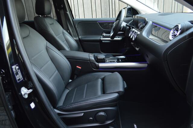 Mercedes-Benz GLA-KLASSE 200 AMG Led Panorama Leder Burmester Distronic Camera 360 Augmented Pdc