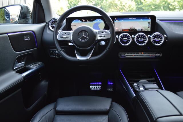 Mercedes-Benz GLA-KLASSE 200 AMG Led Panorama Leder Burmester Distronic Camera 360 Augmented Pdc