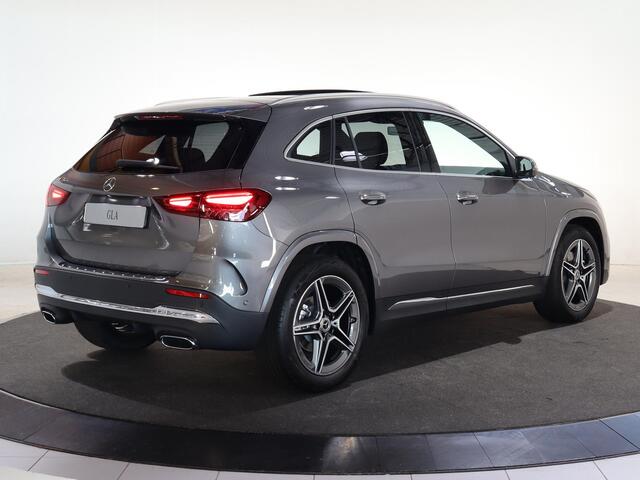 Mercedes-Benz GLA-KLASSE 180 Business Solution AMG | Panoramaschuifdak | Premium Plus | head-up display | Trekhaak