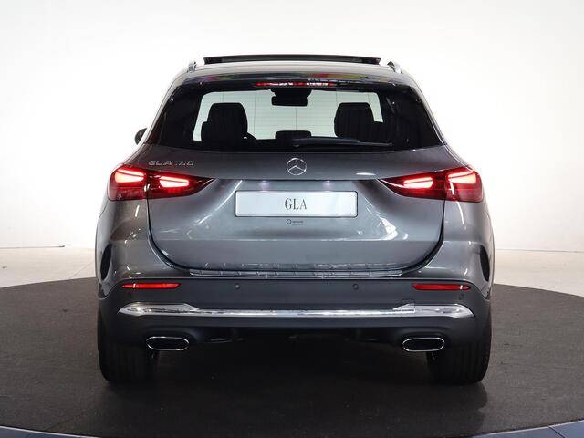 Mercedes-Benz GLA-KLASSE 180 Business Solution AMG | Panoramaschuifdak | Premium Plus | head-up display | Trekhaak
