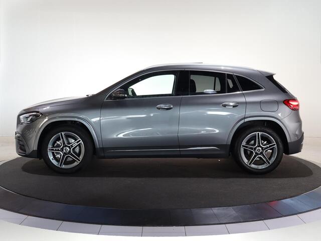 Mercedes-Benz GLA-KLASSE 180 Business Solution AMG | Panoramaschuifdak | Premium Plus | head-up display | Trekhaak