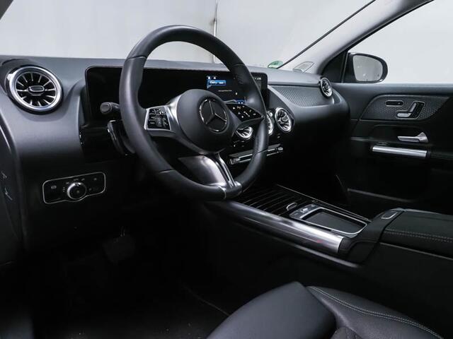 Mercedes-Benz GLA-KLASSE 250 e Face Lift Plug-In Hybride Progressive Line Advanced Plus | Night Pakket | Burmester® | Dodehoek Assist | Voorstoelen Memory | 360°-Camera. Inclusief 24 maanden MB Certified garantie voor Europa.