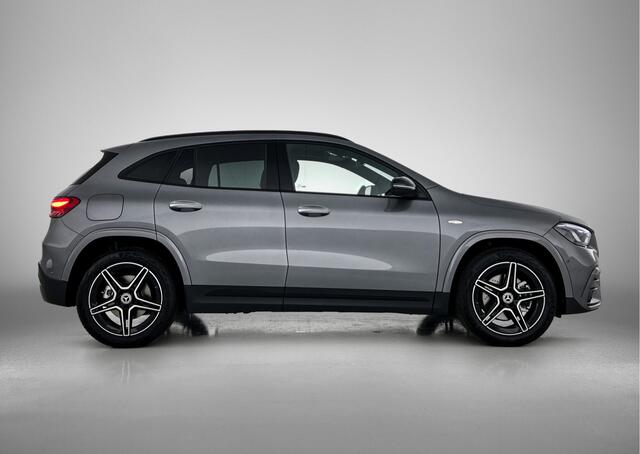 Mercedes-Benz GLA-KLASSE 250 e Business Solution AMG | Trekhaak | Nightpakket | EASY PACK achterklep | Parkeerpakket met achteruitrijcamera | GUARD 360 ° Vehicle protection Plus | Dodehoekassistent | Spiegelpakket | USB-pakket plus |