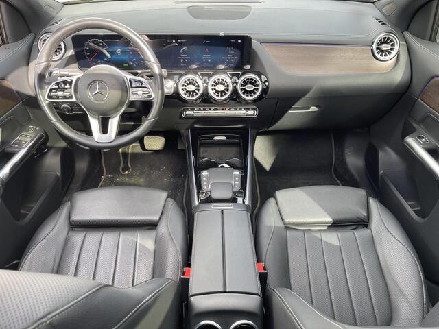 Mercedes-Benz GLA-KLASSE 250 e Progressive 18"/Trekhaak/Matrix LED/Leder + stoelverwarming + koeling/Panoramadak/Dodehoek/Camera/Elektrische klep/Apple Carplay & Android