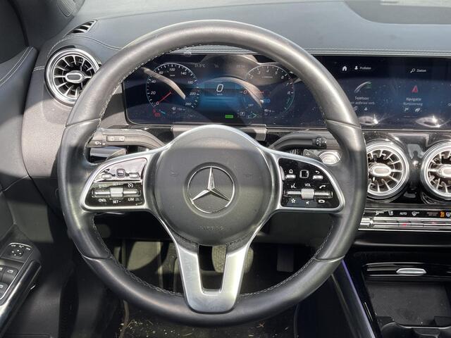Mercedes-Benz GLA-KLASSE 250 e Progressive 18"/Trekhaak/Matrix LED/Leder + stoelverwarming + koeling/Panoramadak/Dodehoek/Camera/Elektrische klep/Apple Carplay & Android