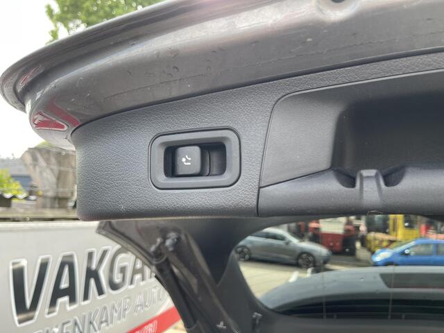 Mercedes-Benz GLA-KLASSE 250 e Progressive 18"/Trekhaak/Matrix LED/Leder + stoelverwarming + koeling/Panoramadak/Dodehoek/Camera/Elektrische klep/Apple Carplay & Android