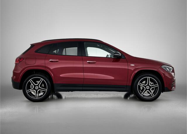 Mercedes-Benz GLA-KLASSE 250 e Business Solution AMG | Trekhaak | Nightpakket | Premium Plus pakket | EASY PACK achterklep | GUARD 360 ° Vehicle protection Plus | Parkeerpakket met 360°-camera | Keyless-Go comfortpakket |