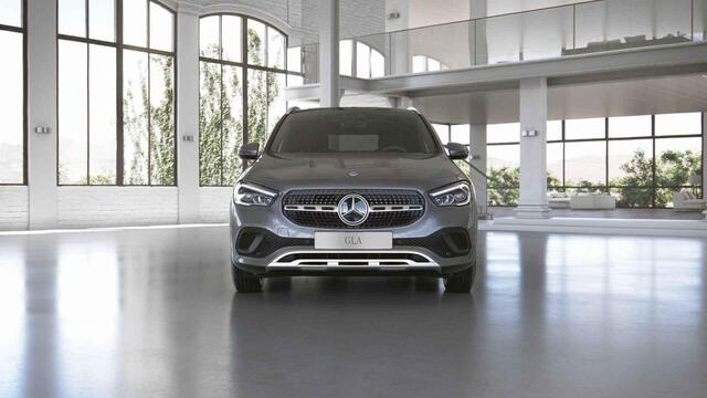 Mercedes-Benz GLA-KLASSE 250 e Luxury Line | Panoramadak | Getint glas | Apple Carplay |