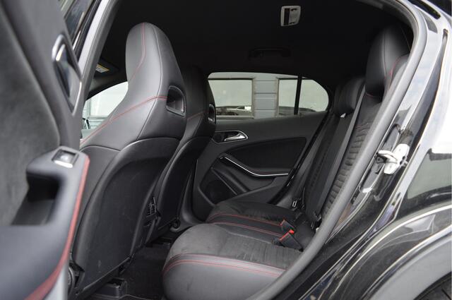 Mercedes-Benz GLA-KLASSE 180 Business Solution AMG | CAMERA | TREKHAAK |