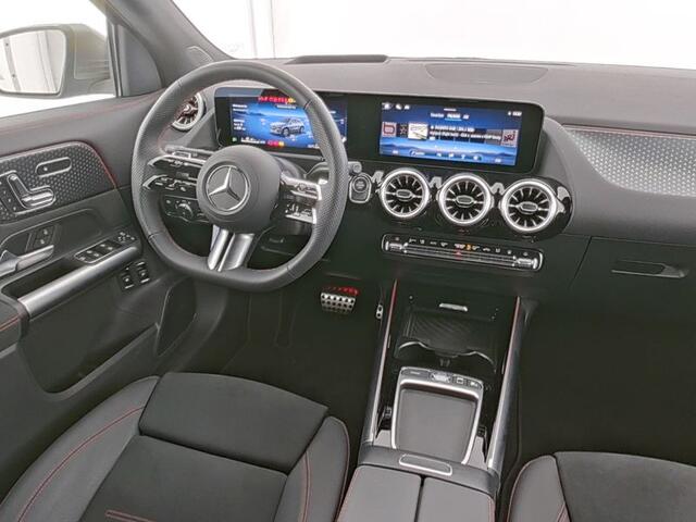 Mercedes-Benz GLA-KLASSE 250 e AMG Face Lift Plug-In Hybride | AMG Line Premium Plus | Trekhaak | Panorama Schuif-Kanteldak | 20 Inch AMG Velgen | Sfeerverlichting | Inclusief 24 maanden MB Certified garantie voor Europa.