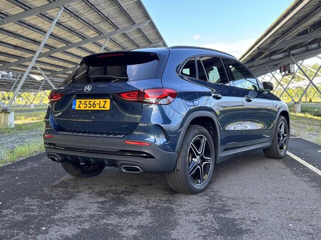 Mercedes-Benz GLA-KLASSE 250 e AMG Line | Night | Panoramadak | Sfeerverlichting | Parkeercamera | Apple carplay |