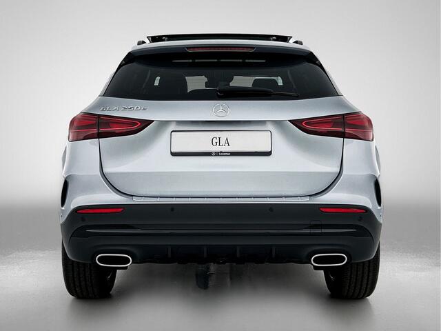 Mercedes-Benz GLA-KLASSE 250 e Business Solution AMG | Nightpakket | Premium Plus pakket | Parkeerpakket met 360°-camera | KEYLESS GO | Head-up display | Dodehoekassistent | Stoelverwarming voor | EASY PACK achterklep |