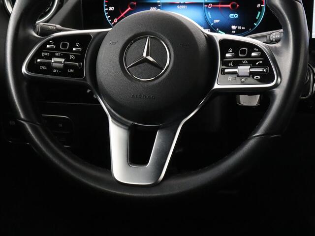 Mercedes-Benz GLA-KLASSE 250e Urban | Panoramadak | Stoelverwarming | Trekhaak | Carplay | Half leder | Camera | Navigatie | Widescreen | Park Assist | Climate control | Full LED