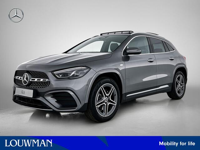 Mercedes-Benz GLA-KLASSE 250 e Business Solution AMG | Trekhaak | Parkeerpakket met achteruitrijcamera | EASY PACK achterklep | Spiegelpakket | Dodehoekassistent | Stoelverwarming voor | KEYLESS GO | Extra USB-poorten |