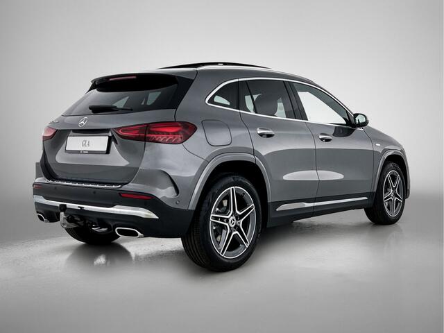 Mercedes-Benz GLA-KLASSE 250 e Business Solution AMG | Trekhaak | Parkeerpakket met achteruitrijcamera | EASY PACK achterklep | Spiegelpakket | Dodehoekassistent | Stoelverwarming voor | KEYLESS GO | Extra USB-poorten |