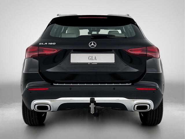 Mercedes-Benz GLA-KLASSE 180 Business Solution Luxury | Trekhaak | Parkeerpakket met achteruitrijcamera | Keyless-Go comfortpakket | GUARD 360 ° Vehicle protection Plus | EASY PACK achterklep | USB-pakket plus |