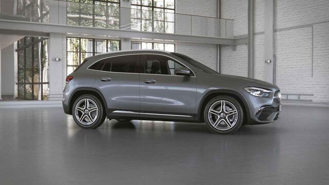 Mercedes-Benz GLA-KLASSE 250 e AMG Line | Panoramadak | Elektrische achterklep | Trekhaak | Stoelverwarming | Sfeerverlichting |