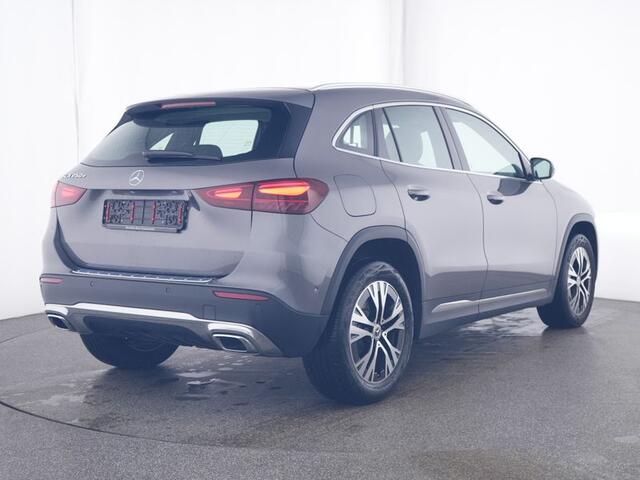 Mercedes-Benz GLA-KLASSE 250 e Face Lift Plug-In Hybride | Trekhaak | Ledkoplampen | Stuur en Stoelverwarming | 11kW Laden | Inclusief 24 maanden MB Certified garantie voor Europa.