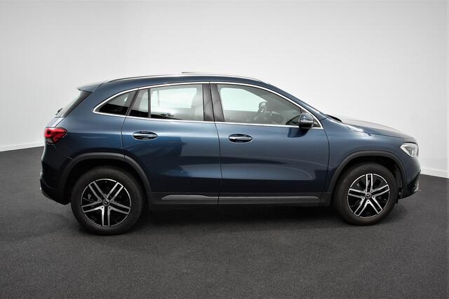Mercedes-Benz GLA-KLASSE 200 163pk Automaat Progressive Mercedes-Benz GLA-klasse 200 Progressive | Navigatie | Panorama Dak | Camera | Cruise Control | LED Matrix | DAB | Memomy Stoel |