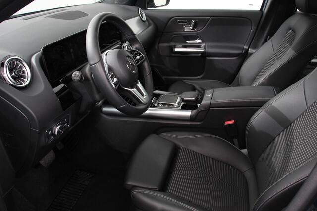 Mercedes-Benz GLA-KLASSE 200 163pk Automaat Progressive Mercedes-Benz GLA-klasse 200 Progressive | Navigatie | Panorama Dak | Camera | Cruise Control | LED Matrix | DAB | Memomy Stoel |