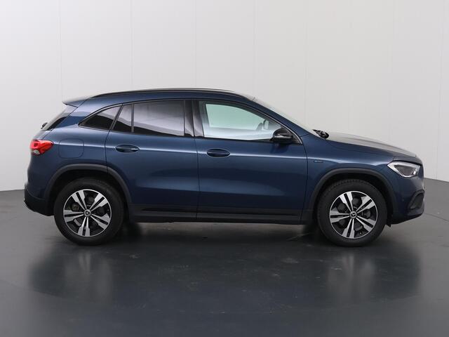 Mercedes-Benz GLA-KLASSE 250 e Progressive | Night pakket | Apple carplay |