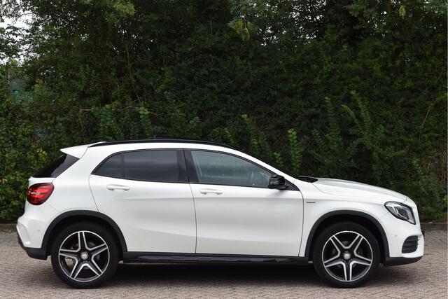 Mercedes-Benz GLA-KLASSE 200 AMG Edition Premium WhiteArt | Open dak | Sfeerverlichting | Camera | Stoelverwarming | Carplay/Android | Allweathers | Vol