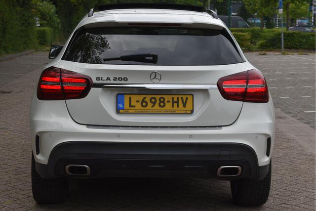 Mercedes-Benz GLA-KLASSE 200 AMG Edition Premium WhiteArt | Open dak | Sfeerverlichting | Camera | Stoelverwarming | Carplay/Android | Allweathers | Vol