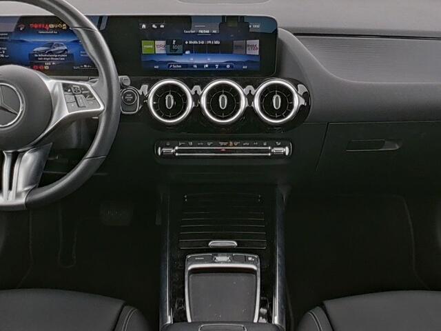 Mercedes-Benz GLA-KLASSE 250 e Face Lift Plug-In Hybride Progressive Line Advanced | Burmester® | Dodehoek Assist | Memory Voorstoelen | Stuur en Stoelverwarming | Ledkoplampen. Inclusief 24 maanden MB Certified garantie voor Europa.